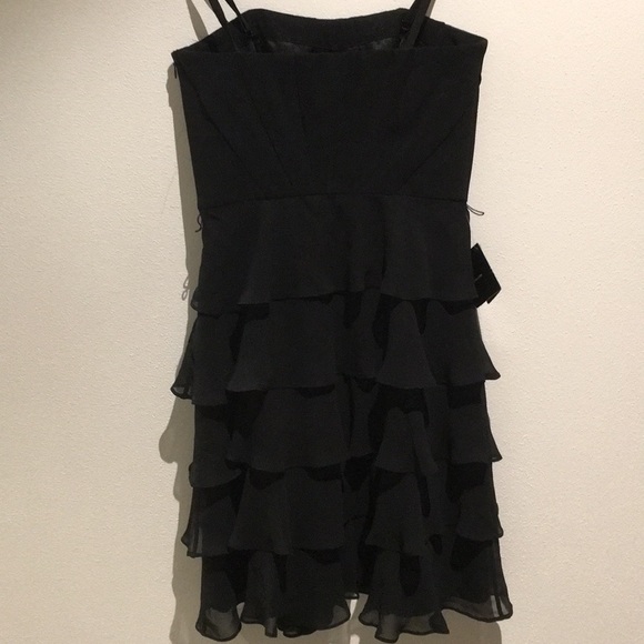 Classy Black Dress w/ Removable Straps - Picture 2 of 3